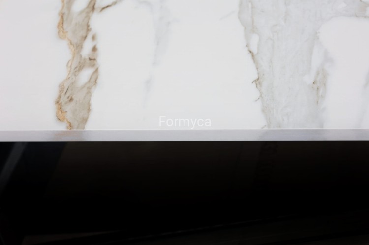 Calacatta Oro 1b.jpg